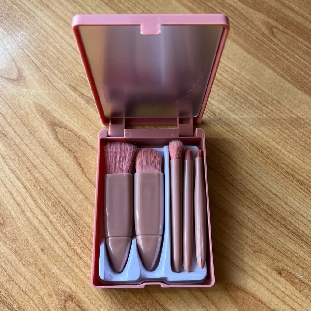 5-Piece Mini Travel Makeup Brush Set with Mirror